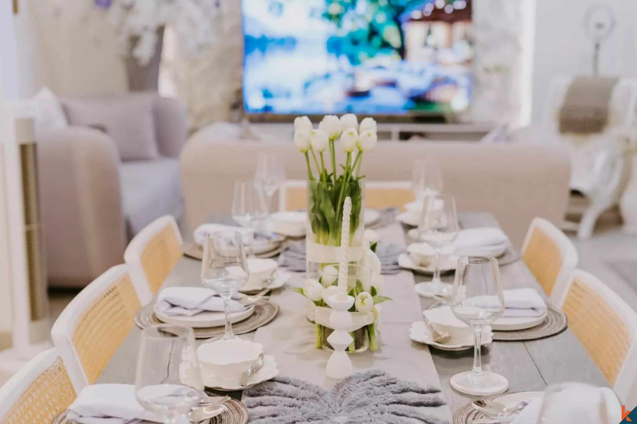 Vila Modern 2 Kamar Tidur dengan Kolam Renang Pribadi di Pusat Kerobokan