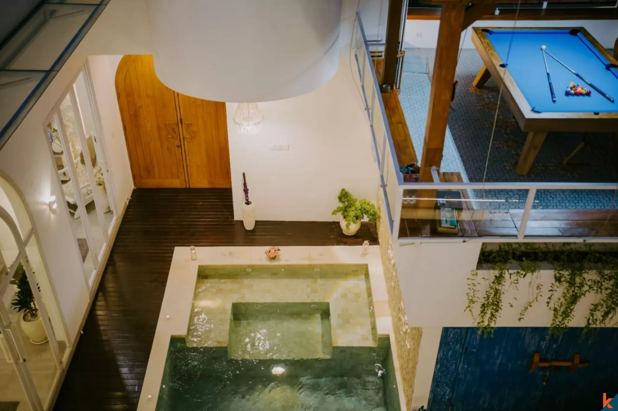 Vila Modern 2 Kamar Tidur dengan Kolam Renang Pribadi di Pusat Kerobokan