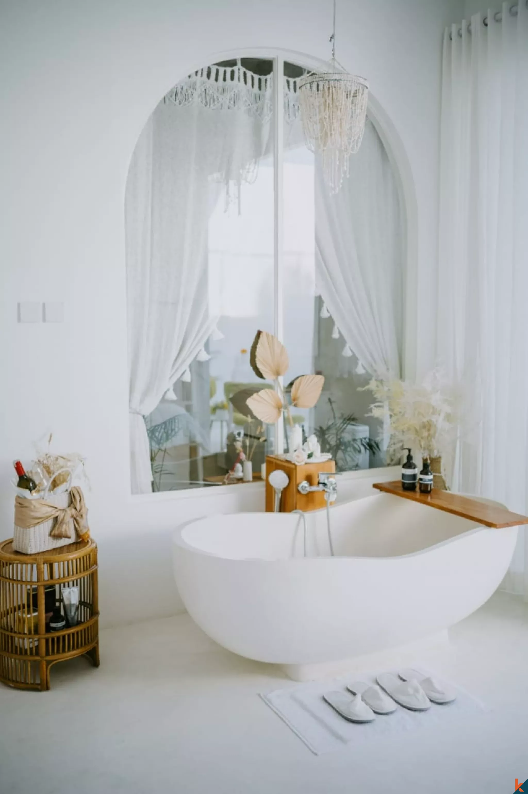 Vila Modern 2 Kamar Tidur dengan Kolam Renang Pribadi di Pusat Kerobokan