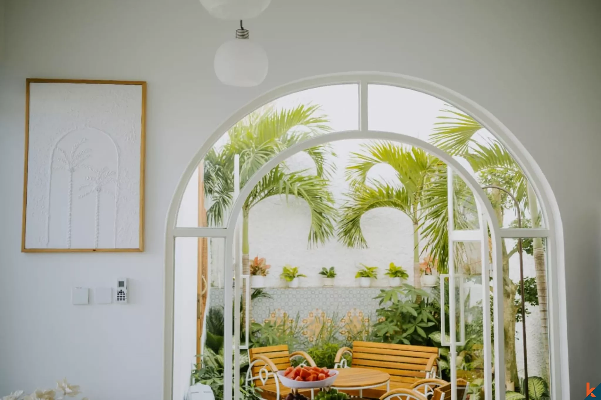 Vila Modern 2 Kamar Tidur dengan Kolam Renang Pribadi di Pusat Kerobokan