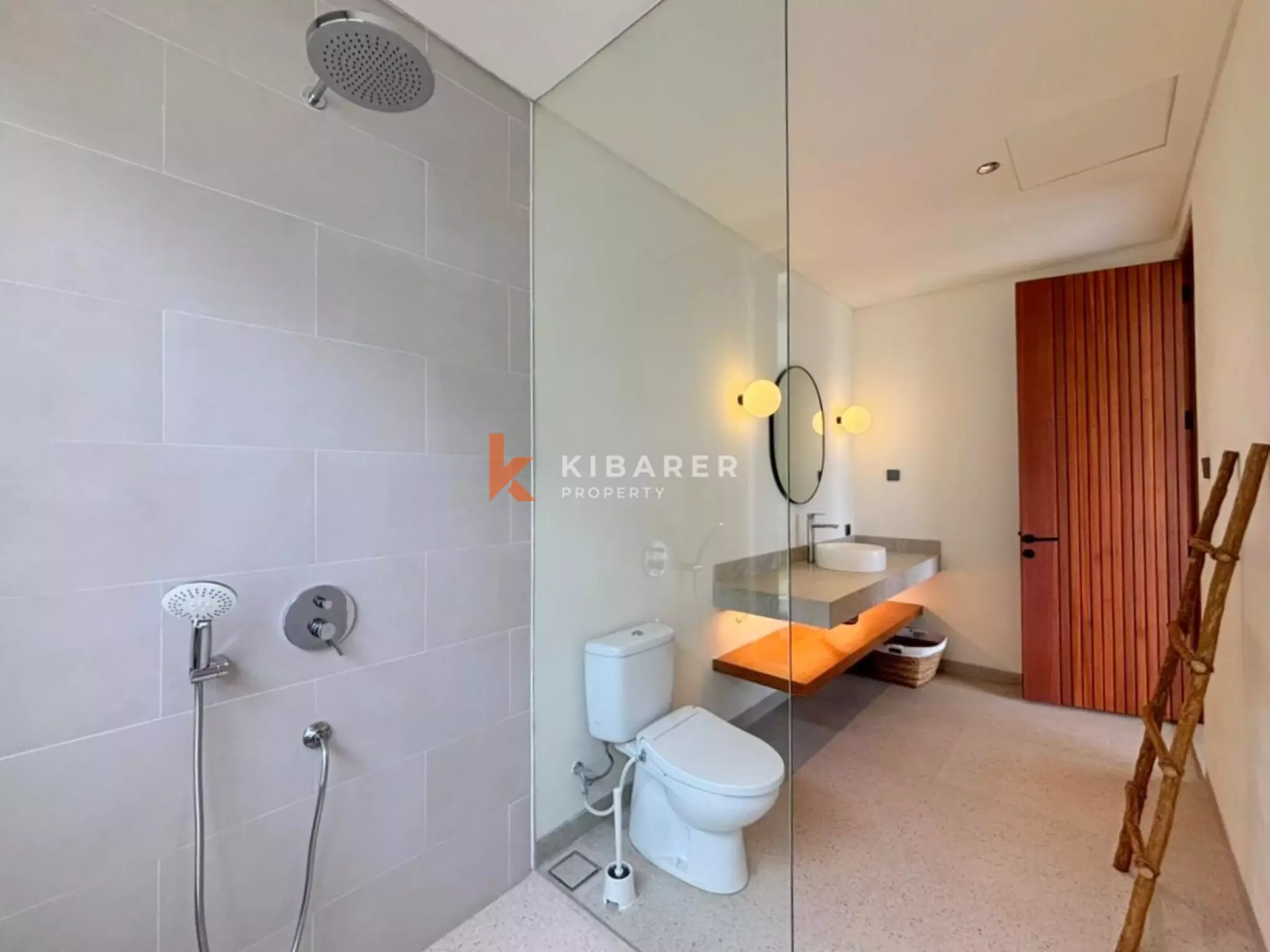 Vila Oasis Tiga Kamar Tidur Modern di Jantung Umalas