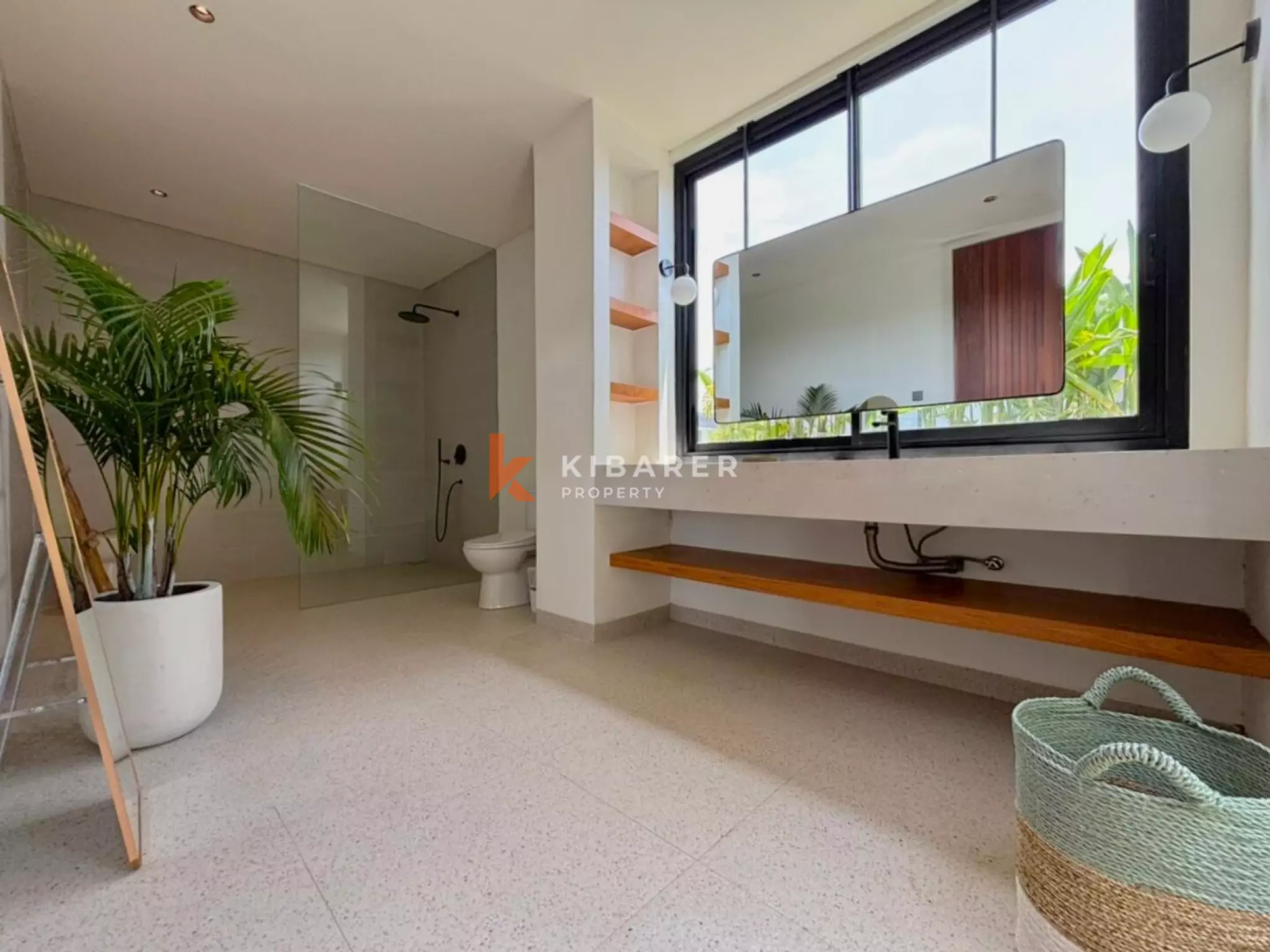 Vila Oasis Tiga Kamar Tidur Modern di Jantung Umalas