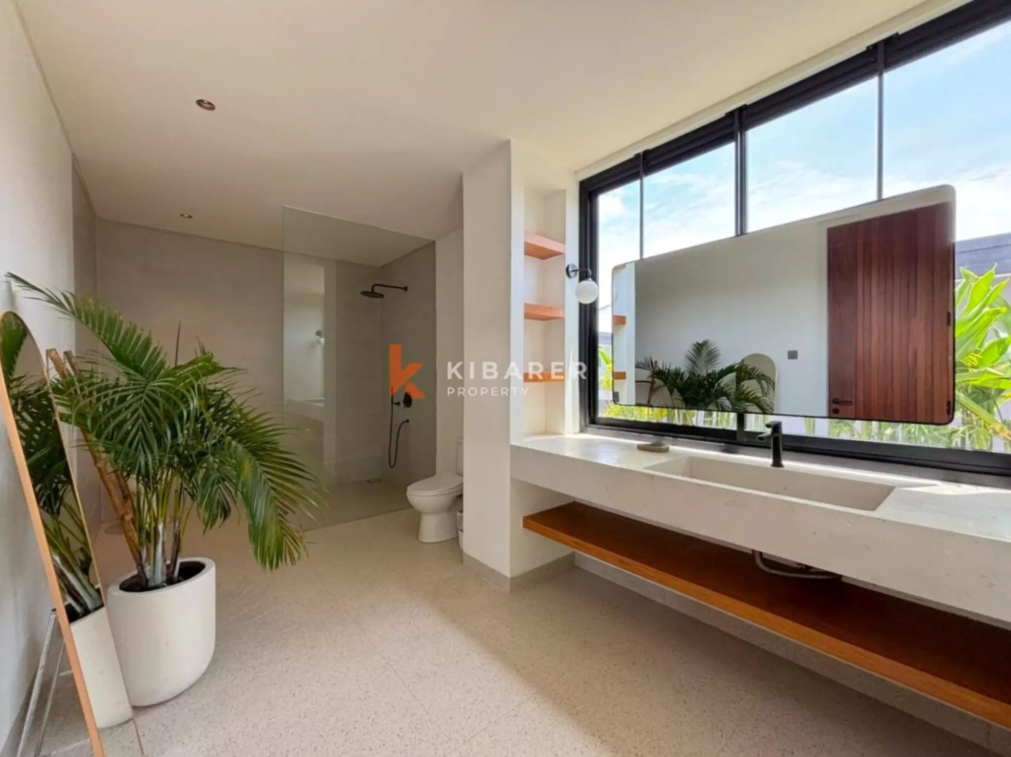 Vila Oasis Tiga Kamar Tidur Modern di Jantung Umalas