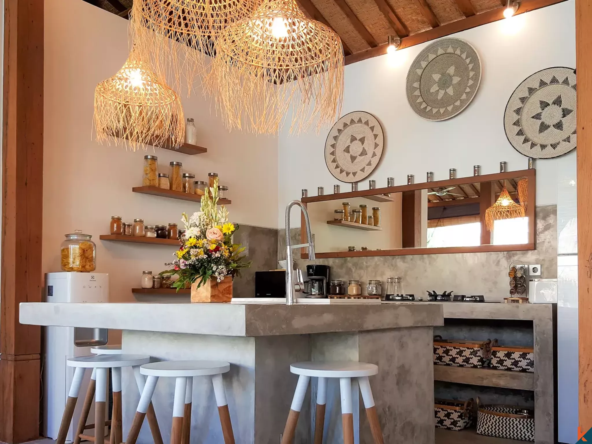 Spacieuse villa traditionnelle de cinq chambres à louer à Seminyak près de la plage