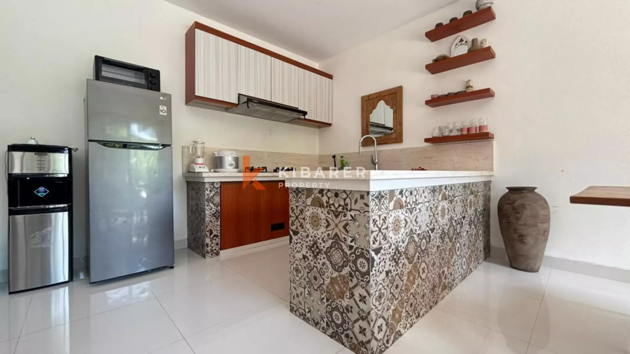 Charmante villa de deux chambres avec piscine et séjour fermé à Buduk