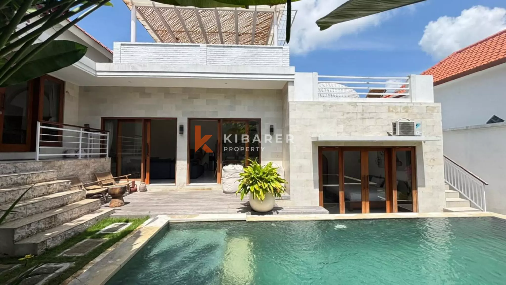 Charmante villa de deux chambres avec piscine et séjour fermé à Buduk