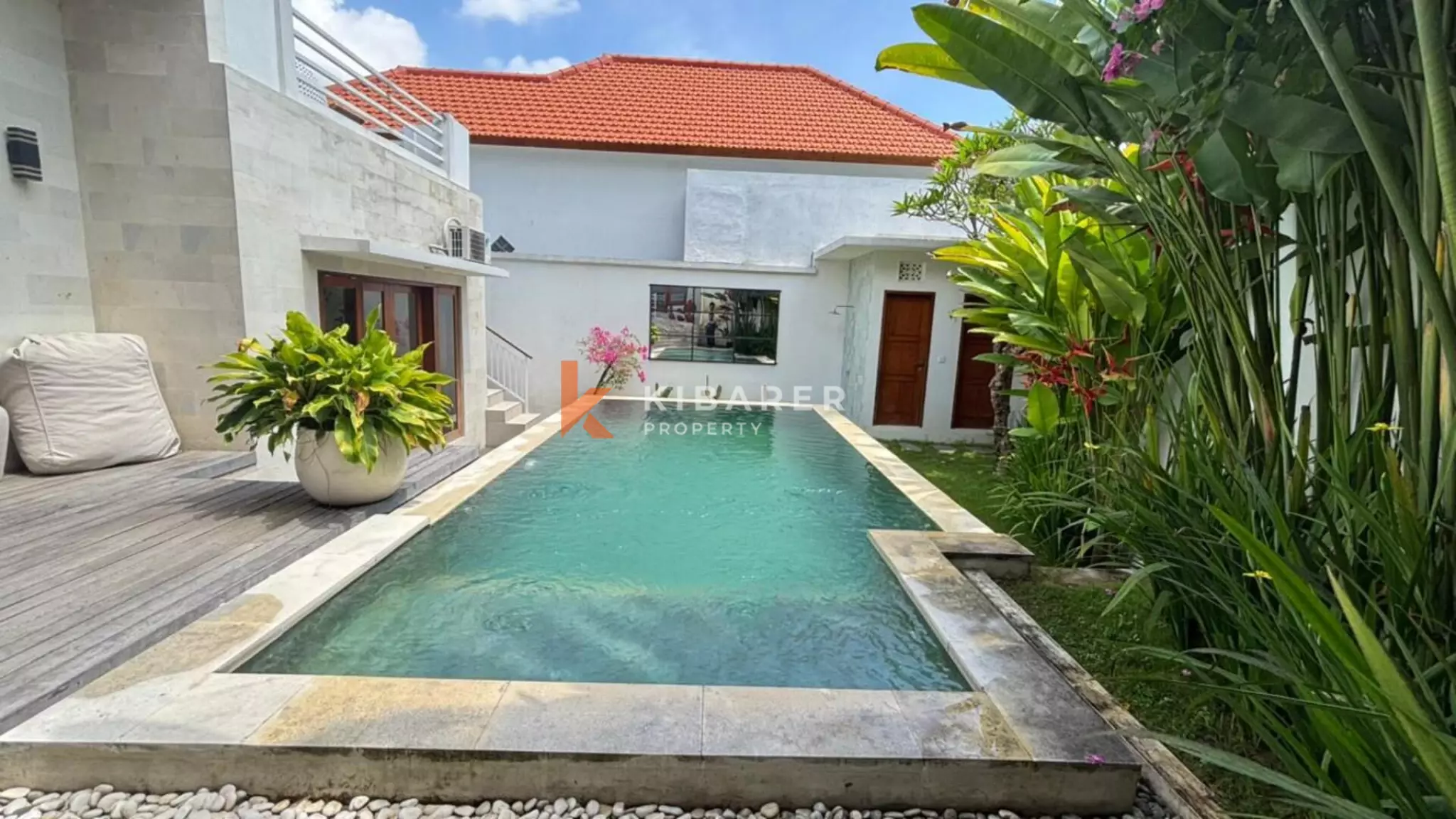 Charmante villa de deux chambres avec piscine et séjour fermé à Buduk