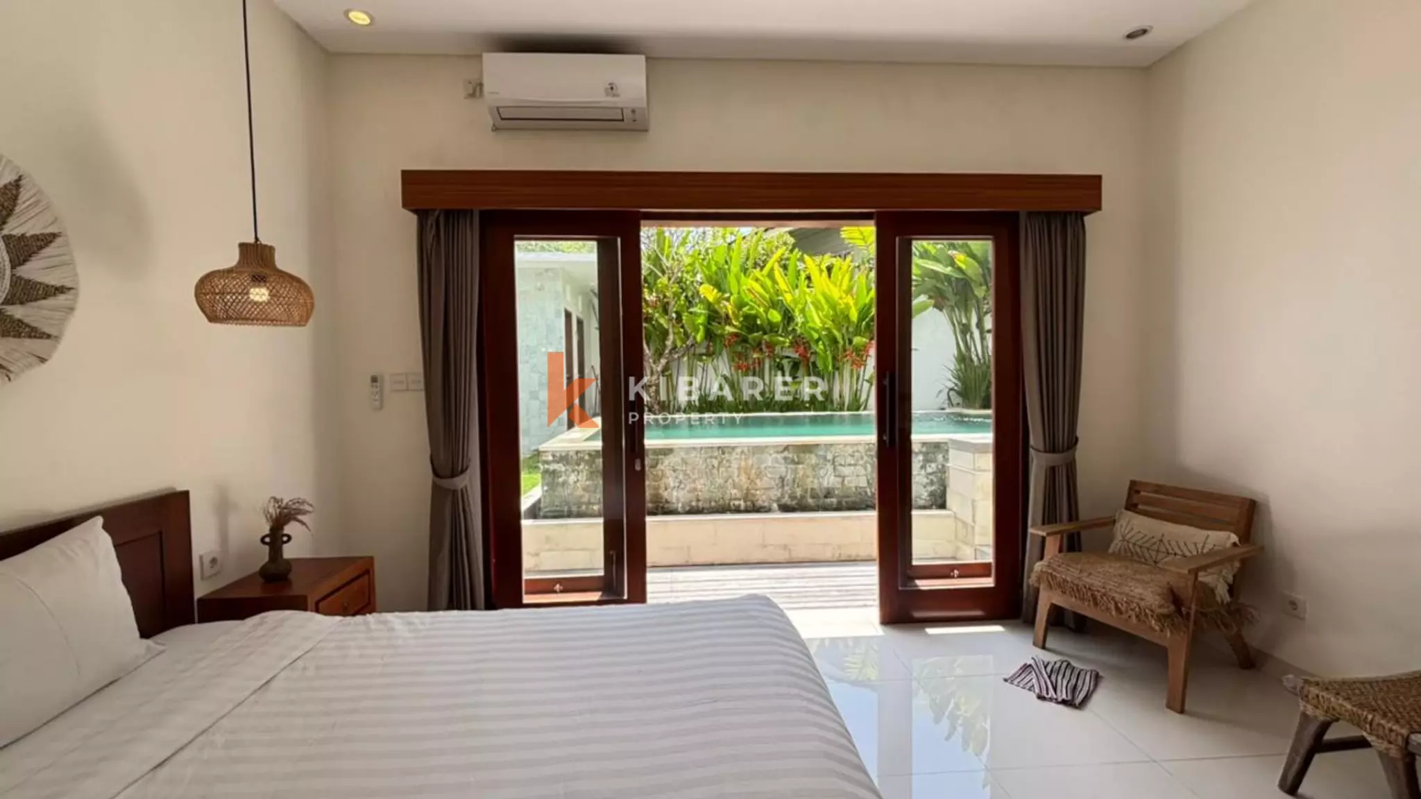 Charmante villa de deux chambres avec piscine et séjour fermé à Buduk