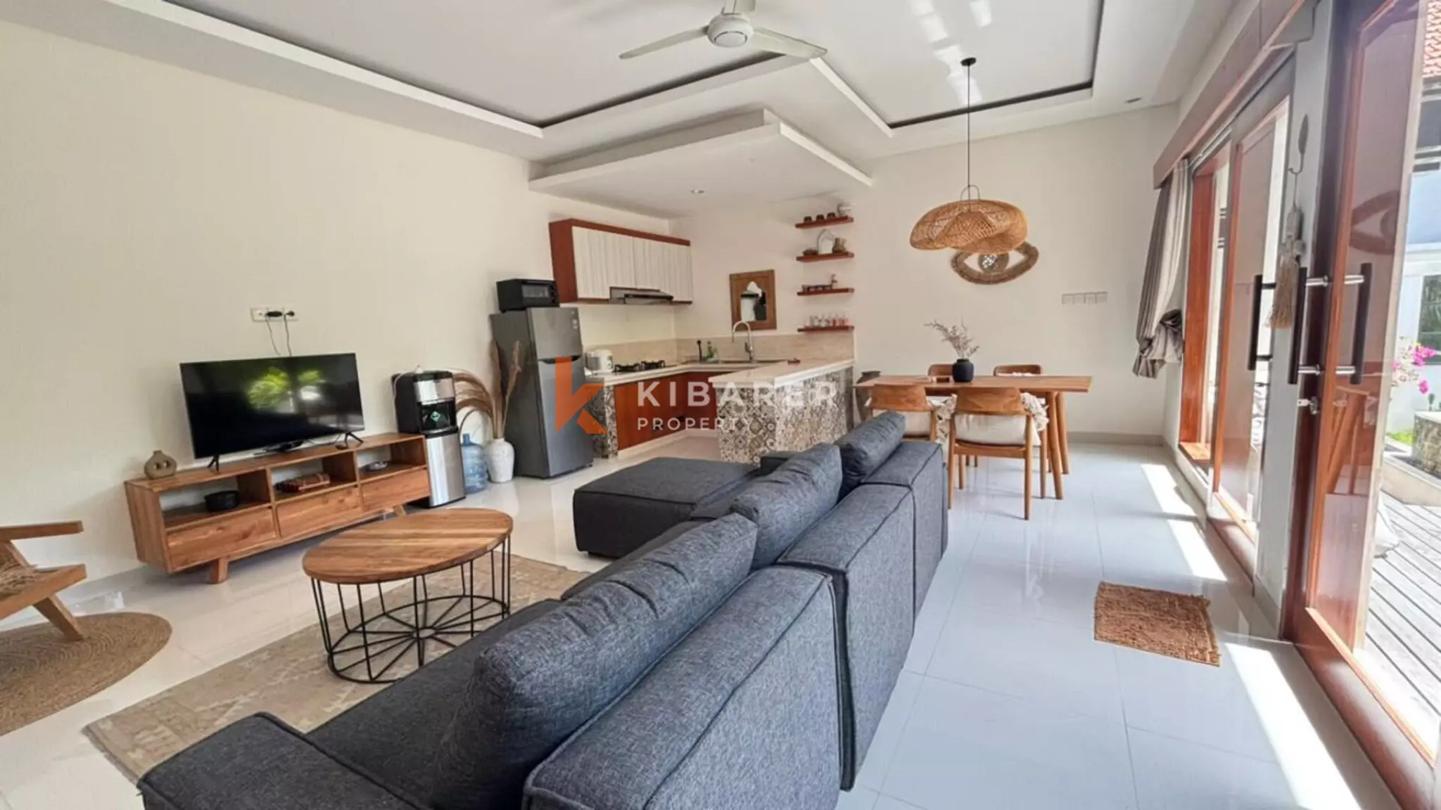 Charmante villa de deux chambres avec piscine et séjour fermé à Buduk