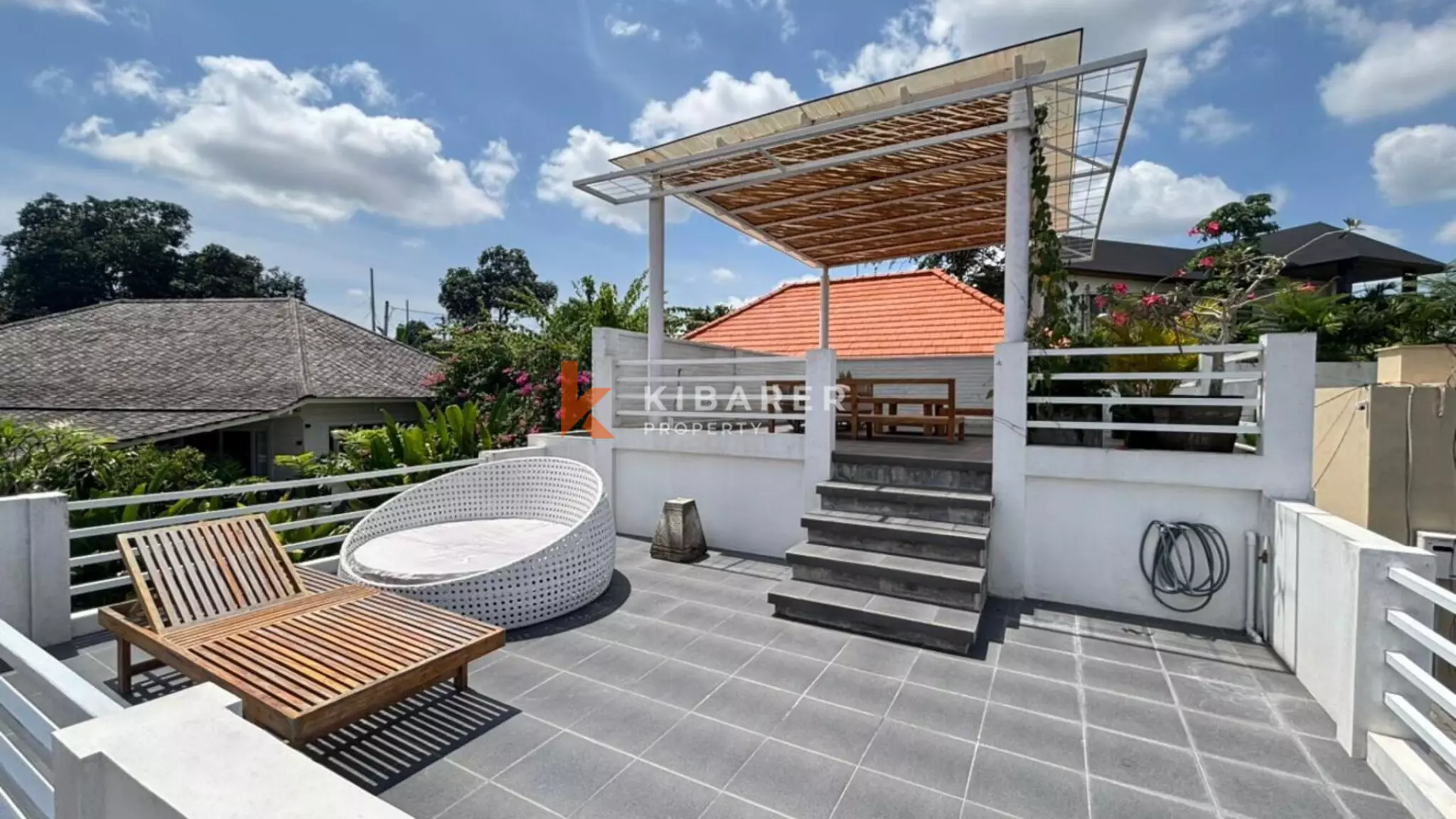 Charmante villa de deux chambres avec piscine et séjour fermé à Buduk