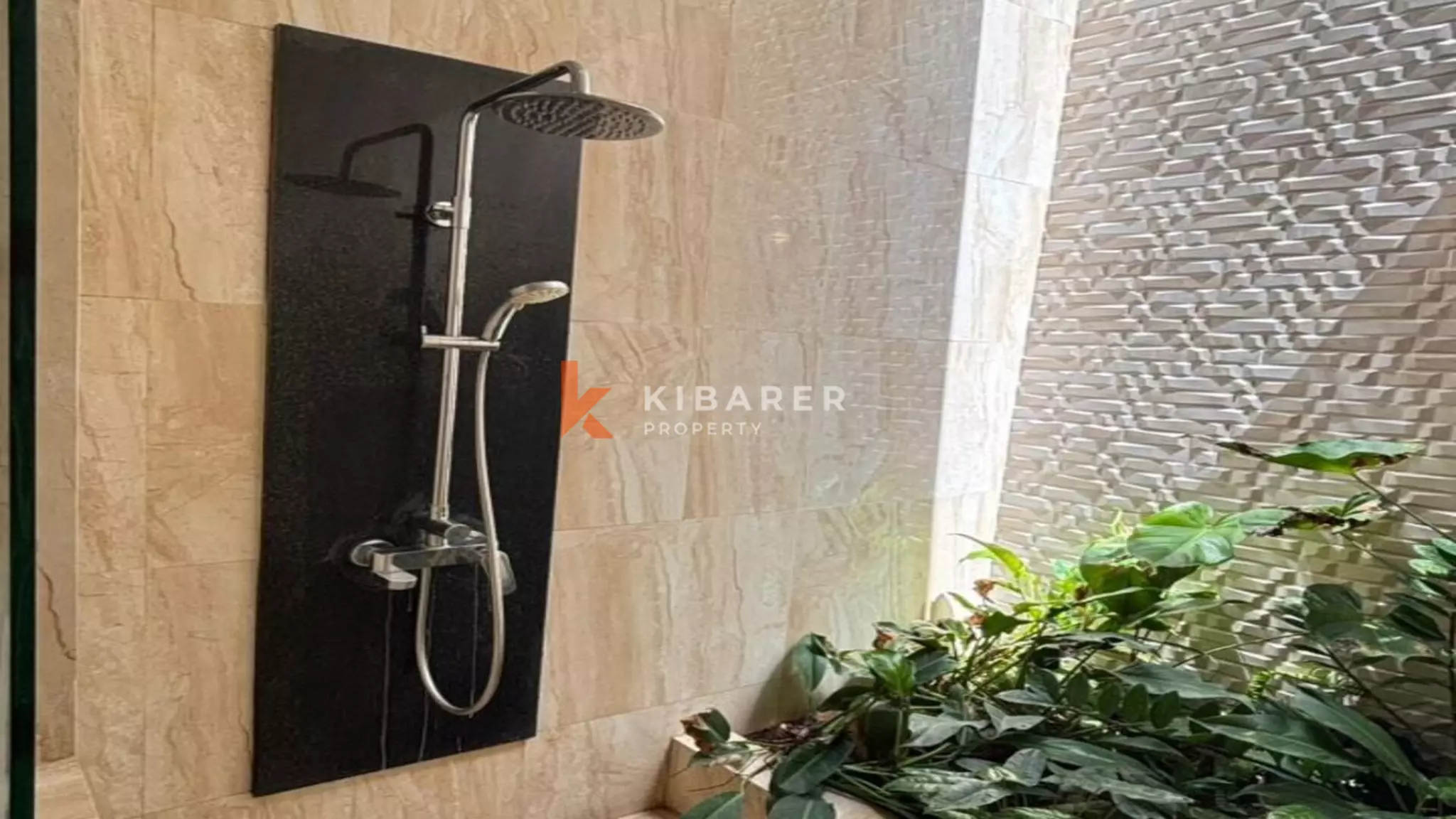 Charmante villa de deux chambres avec piscine et séjour fermé à Buduk