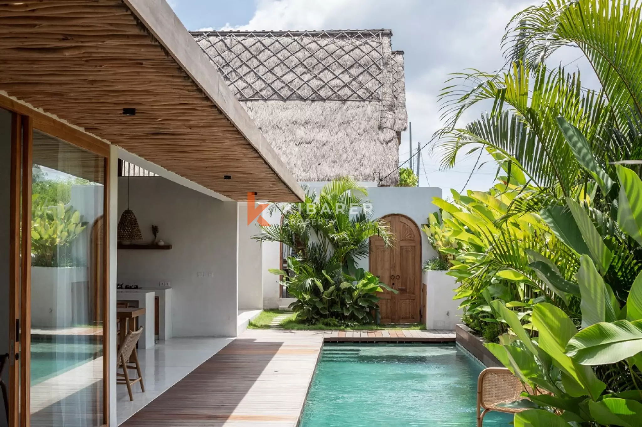 Villa de trois chambres avec salon ouvert à Bright Island, près de la plage de Batu Bolong