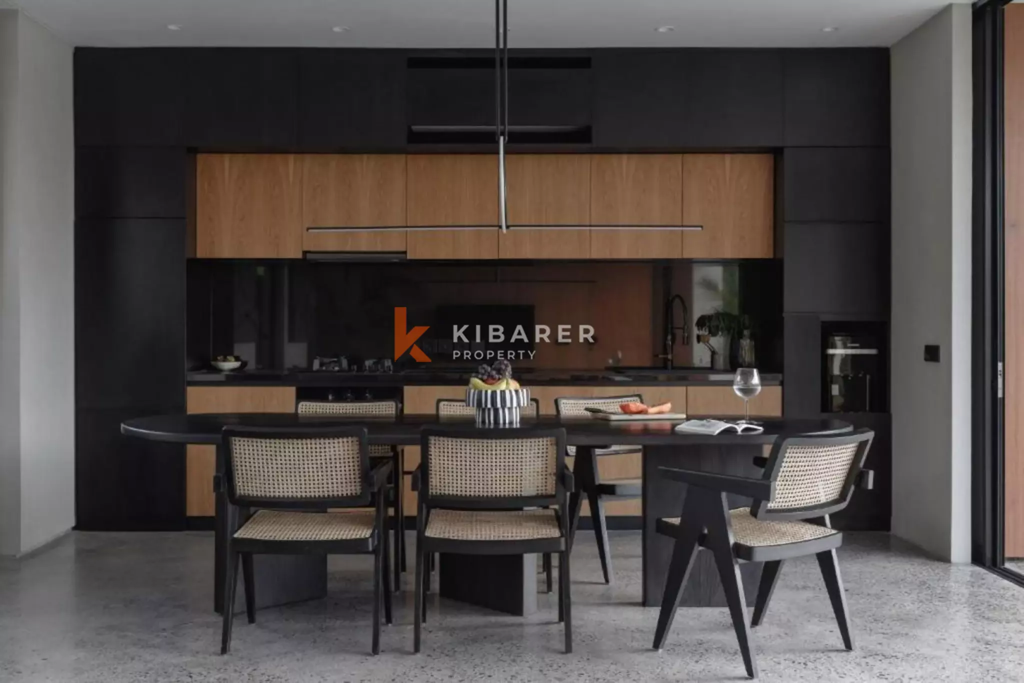 Villa élégante de style mid-century à Canggu