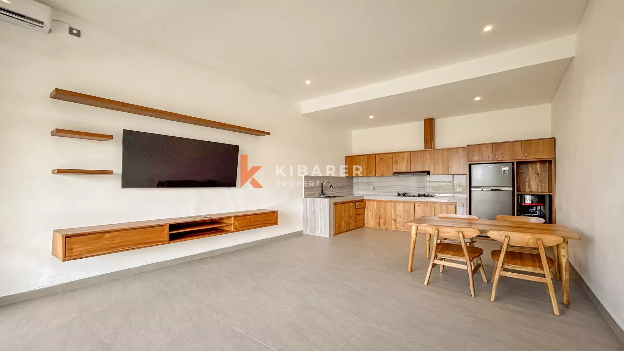 Vila Dua Kamar Tidur dengan Kolam Renang dan Hunian Tertutup Tropis di Munggu