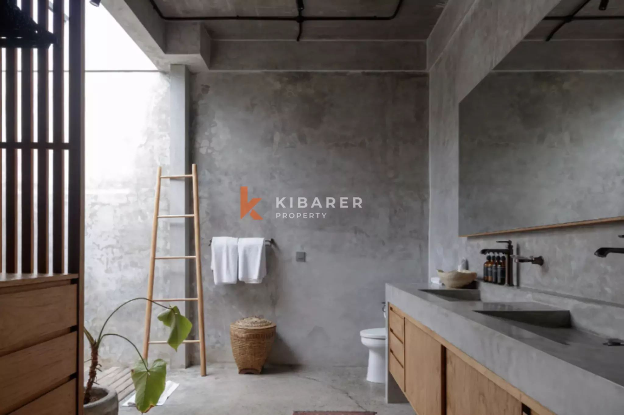 Perpaduan Rustic dan Modern - Vila Joglo Tiga Kamar Tidur di Pererenan