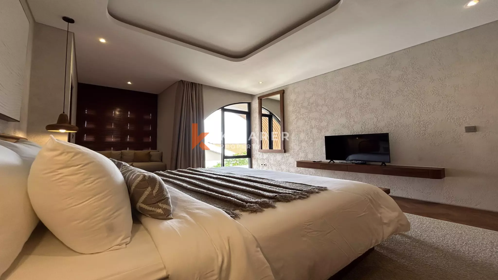 Vila Mewah Tiga Kamar Tidur Tertutup yang Elegan di Canggu