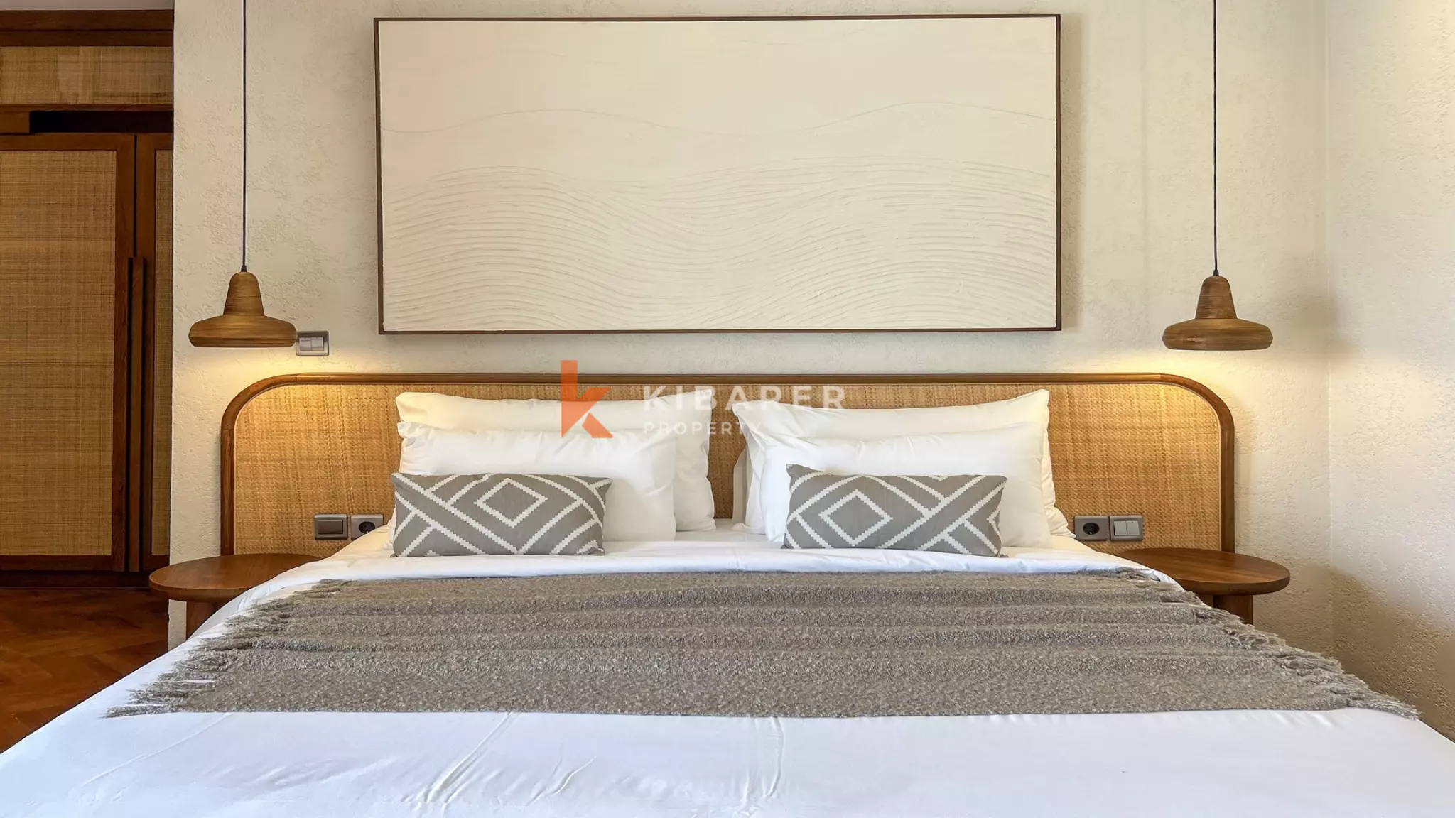 Vila Mewah Tiga Kamar Tidur Tertutup yang Elegan di Canggu