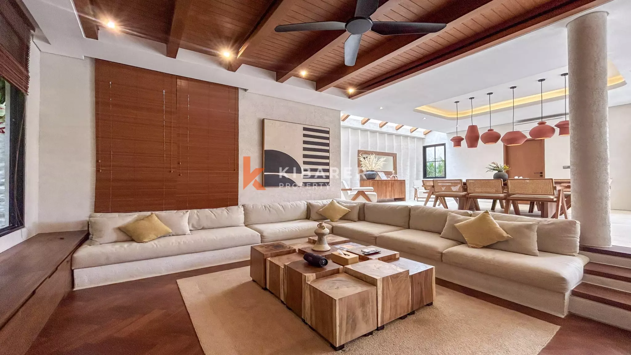 Vila Mewah Tiga Kamar Tidur Tertutup yang Elegan di Canggu