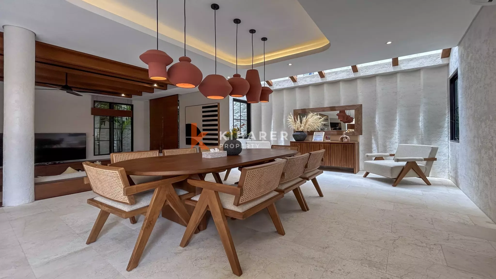 Vila Mewah Tiga Kamar Tidur Tertutup yang Elegan di Canggu