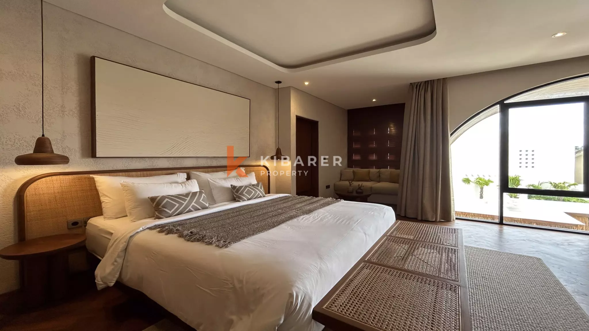 Vila Mewah Tiga Kamar Tidur Tertutup yang Elegan di Canggu