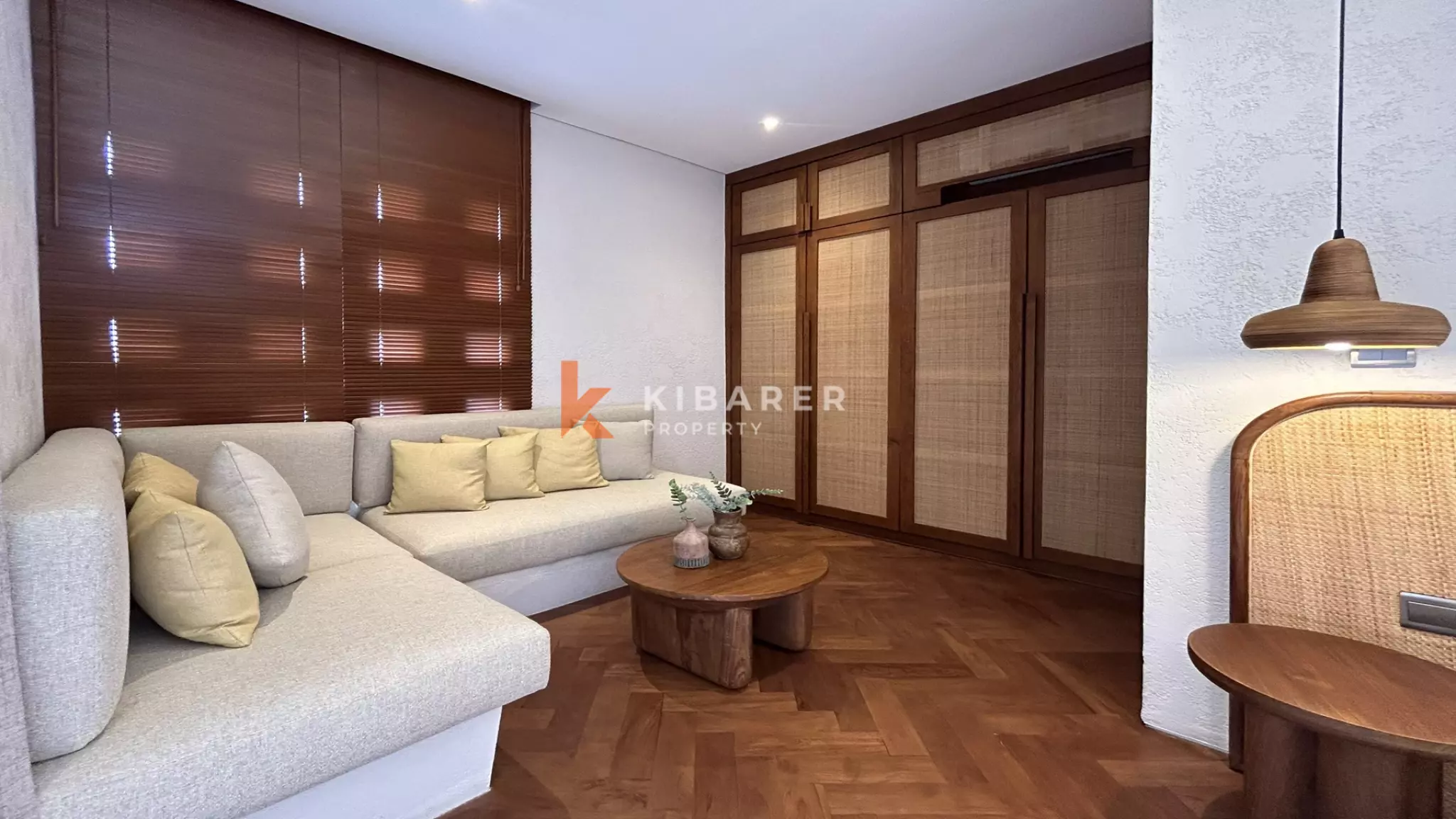 Vila Mewah Tiga Kamar Tidur Tertutup yang Elegan di Canggu