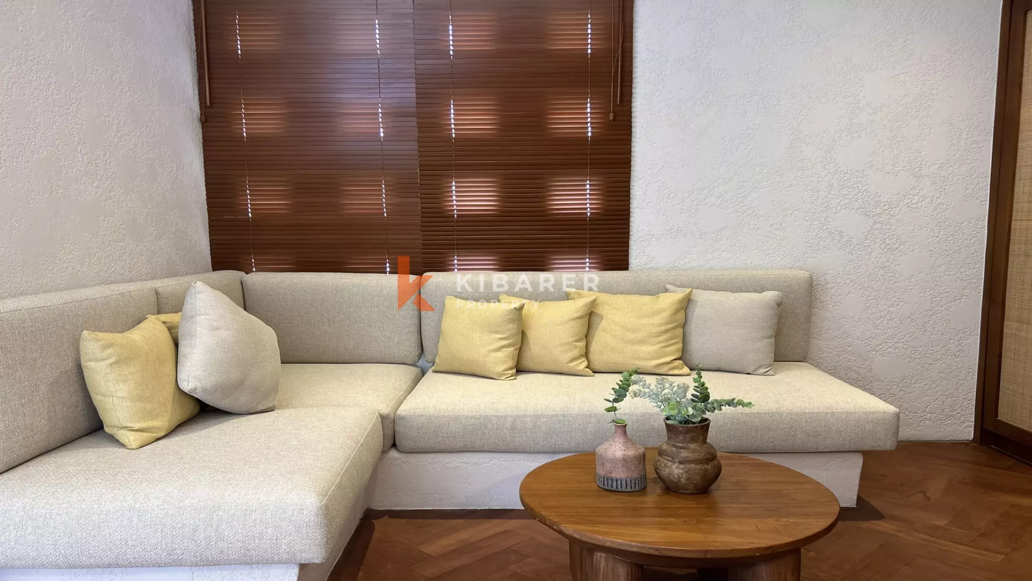 Vila Mewah Tiga Kamar Tidur Tertutup yang Elegan di Canggu