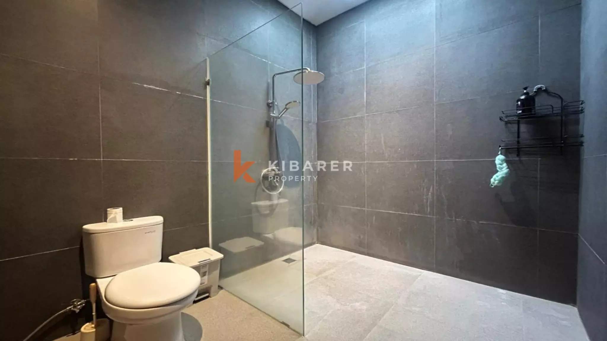 Vila Satu Kamar Tidur Tertutup Bergaya Mezzanine yang Menawan di Dekat Pantai Seseh