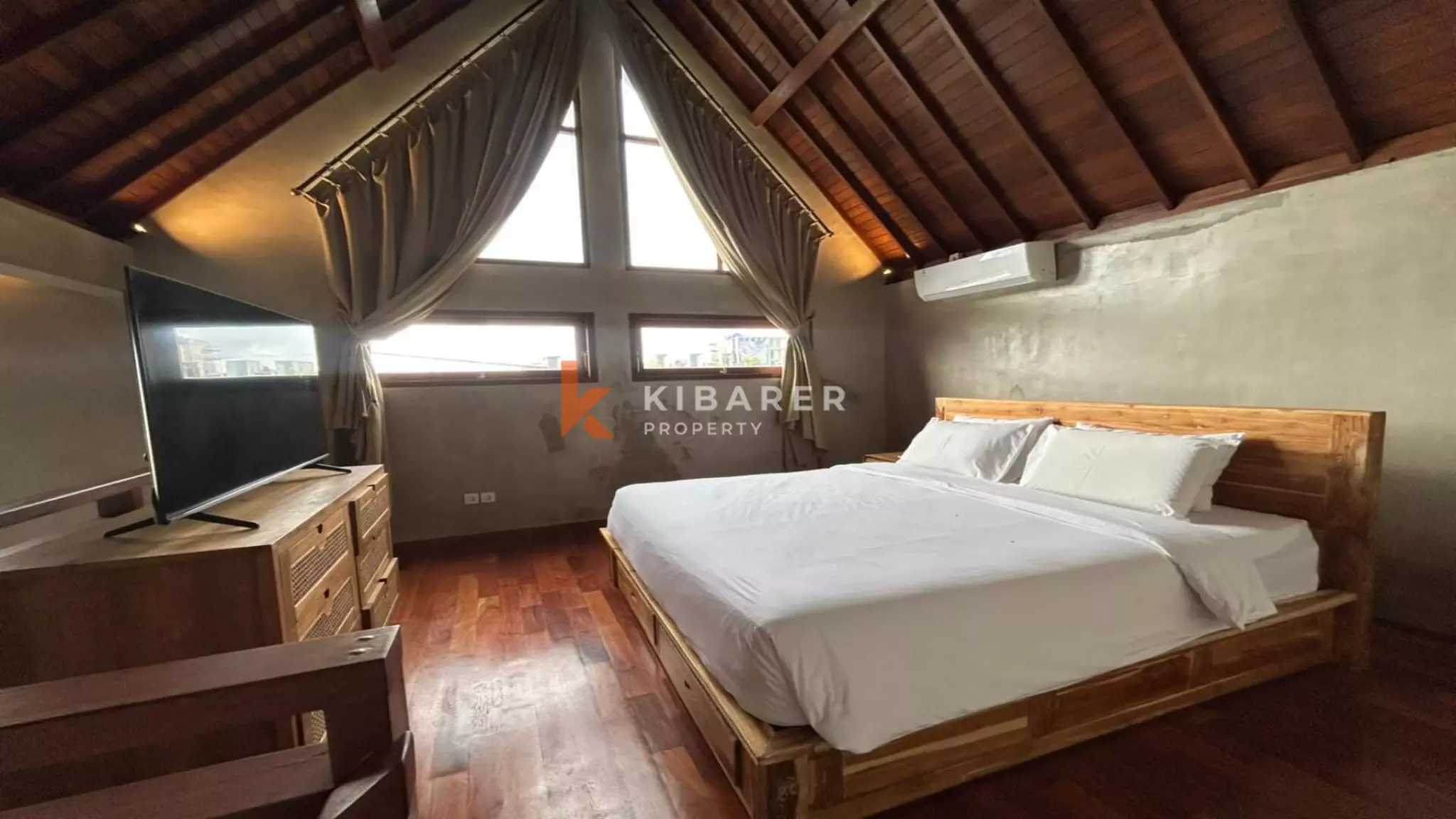 Vila Satu Kamar Tidur Tertutup Bergaya Mezzanine yang Menawan di Dekat Pantai Seseh