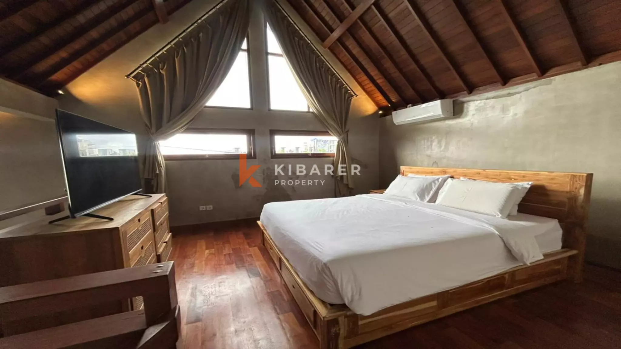 Vila Satu Kamar Tidur Tertutup Bergaya Mezzanine yang Menawan di Dekat Pantai Seseh