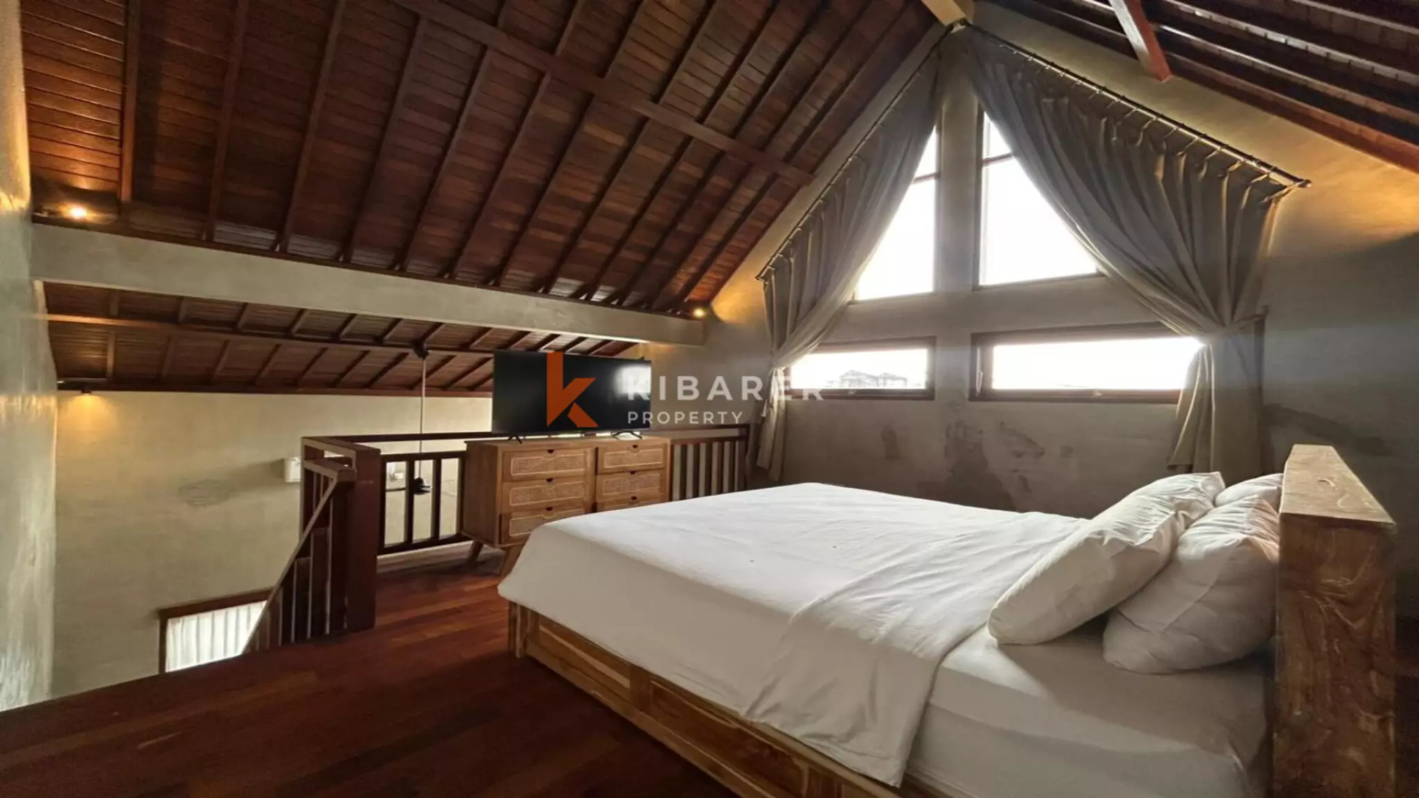 Vila Satu Kamar Tidur Tertutup Bergaya Mezzanine yang Menawan di Dekat Pantai Seseh