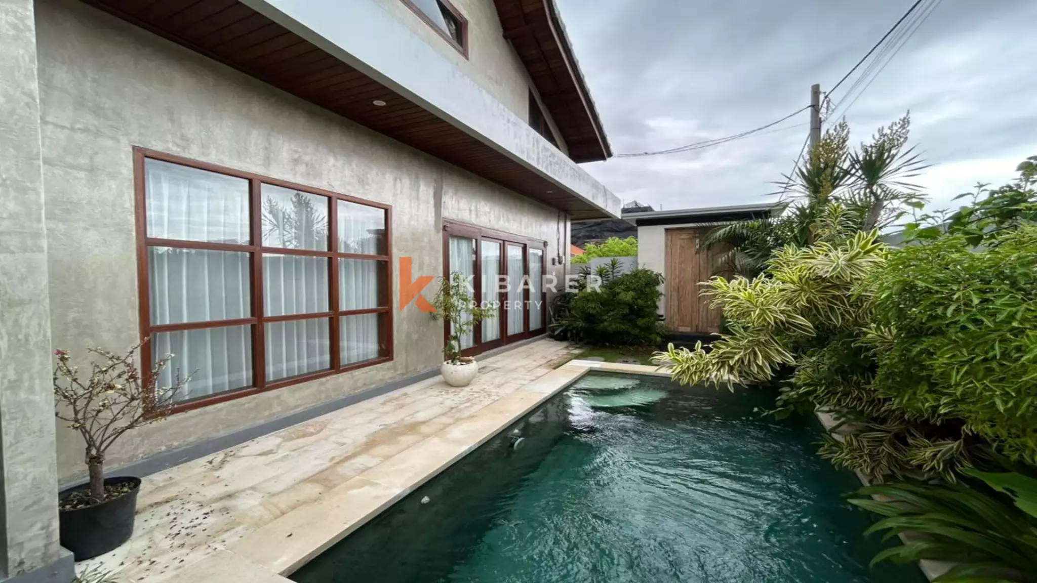 Vila Satu Kamar Tidur Tertutup Bergaya Mezzanine yang Menawan di Dekat Pantai Seseh