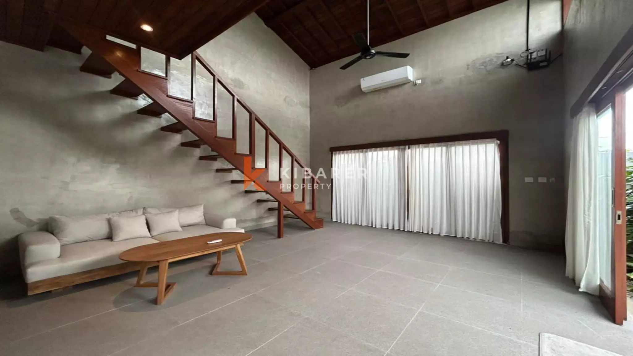 Vila Satu Kamar Tidur Tertutup Bergaya Mezzanine yang Menawan di Dekat Pantai Seseh