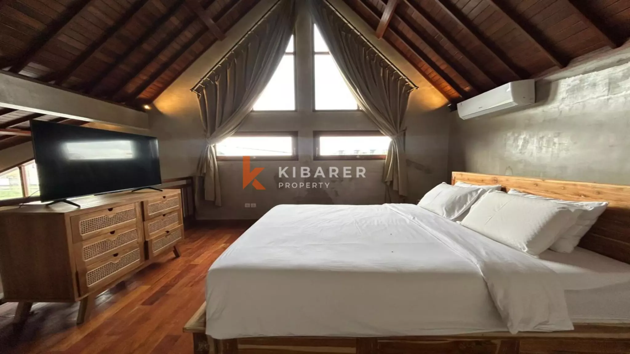 Vila Satu Kamar Tidur Tertutup Bergaya Mezzanine yang Menawan di Dekat Pantai Seseh