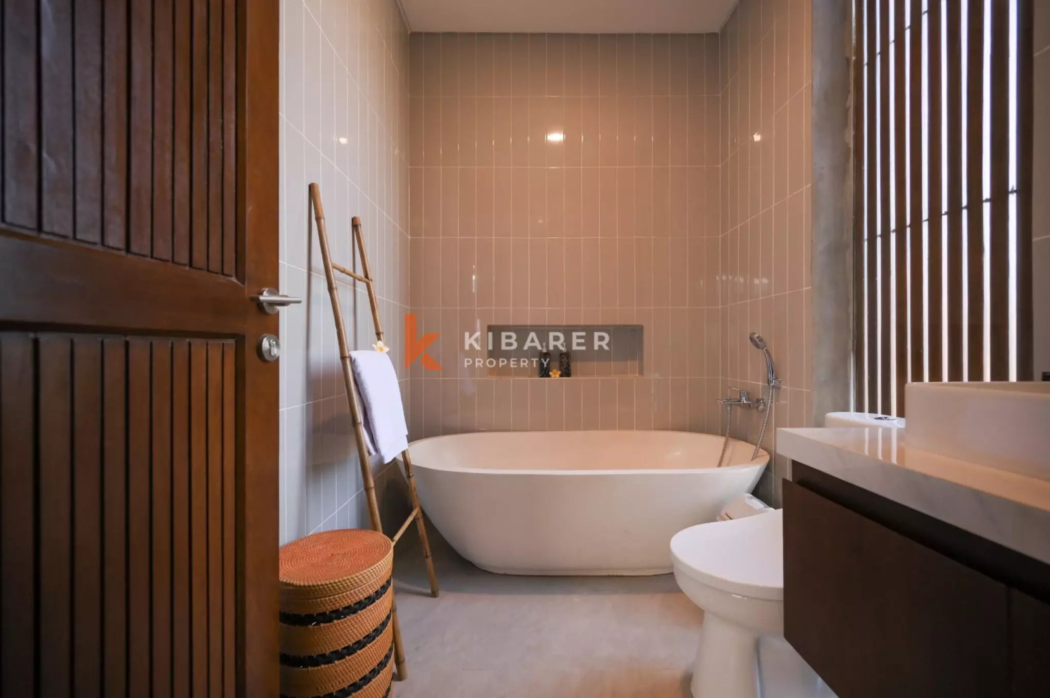 Modern Villa with Scenic Views Two Bedroom in  Kedungu