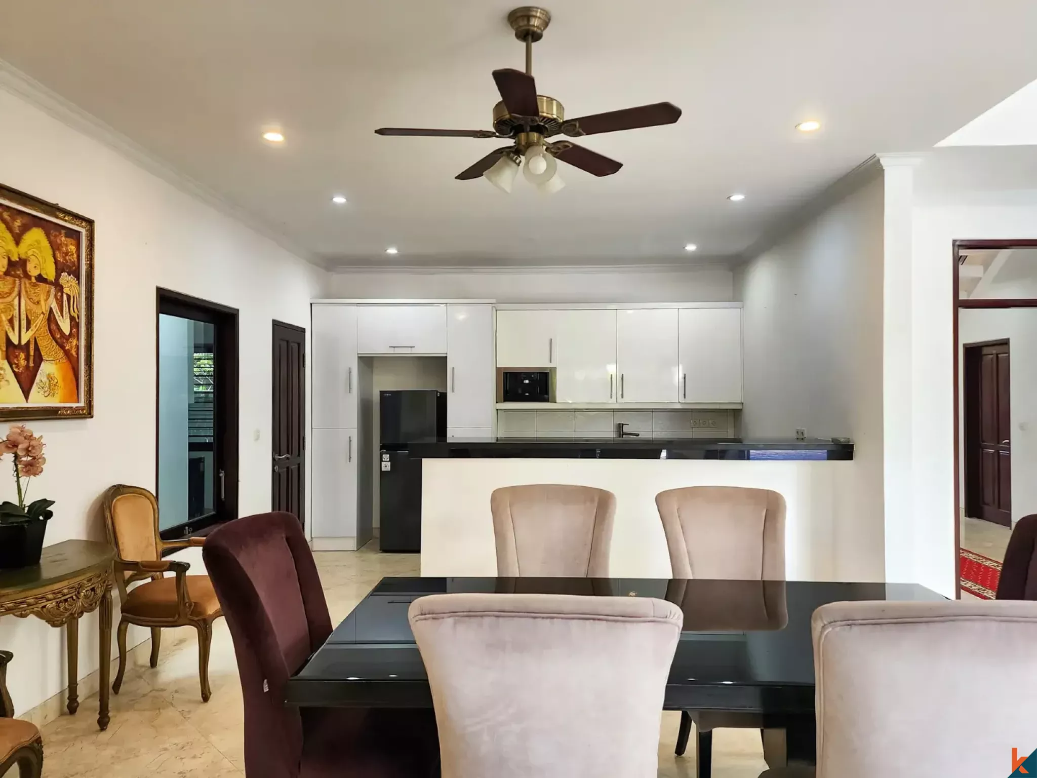 Properti tradisional yang menawan dengan enam kamar tidur di kawasan perumahan yang aman di Jimbaran