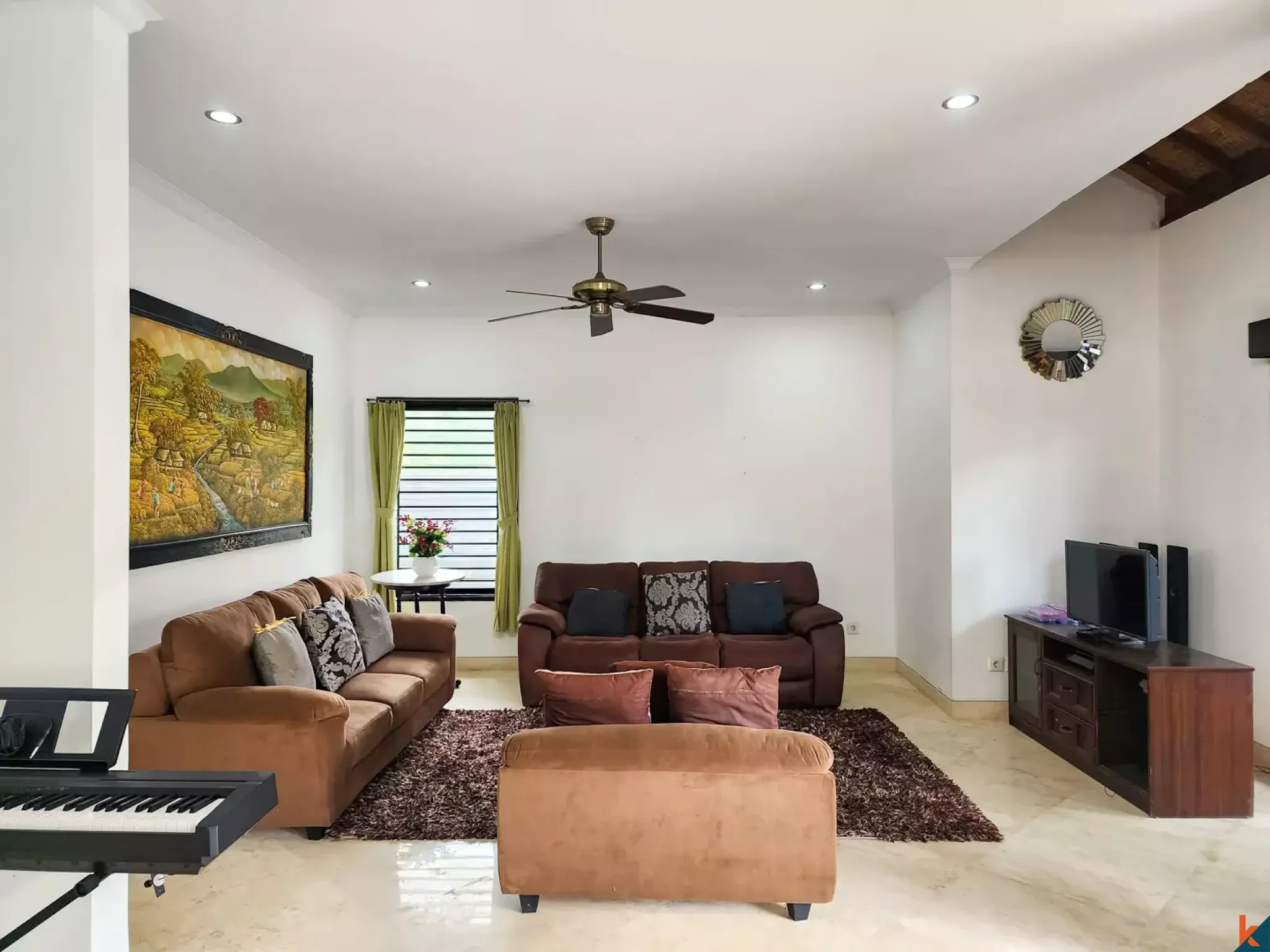 Properti tradisional yang menawan dengan enam kamar tidur di kawasan perumahan yang aman di Jimbaran