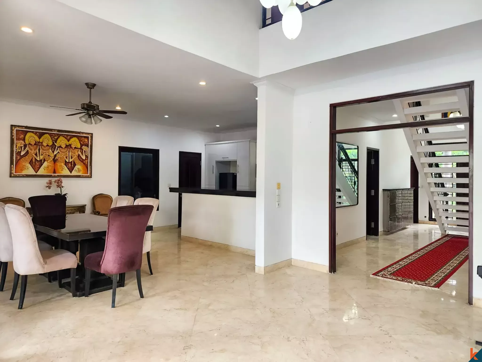 Properti tradisional yang menawan dengan enam kamar tidur di kawasan perumahan yang aman di Jimbaran