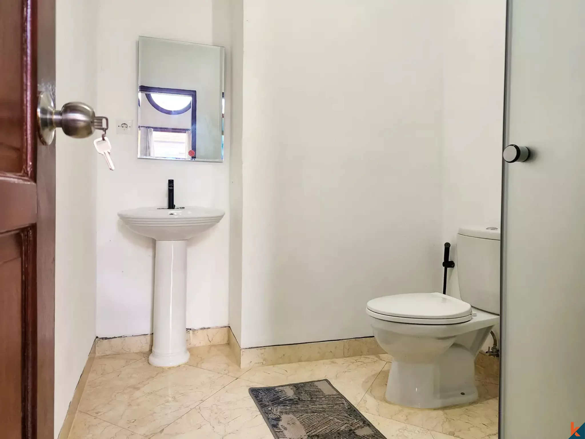 Properti tradisional yang menawan dengan enam kamar tidur di kawasan perumahan yang aman di Jimbaran