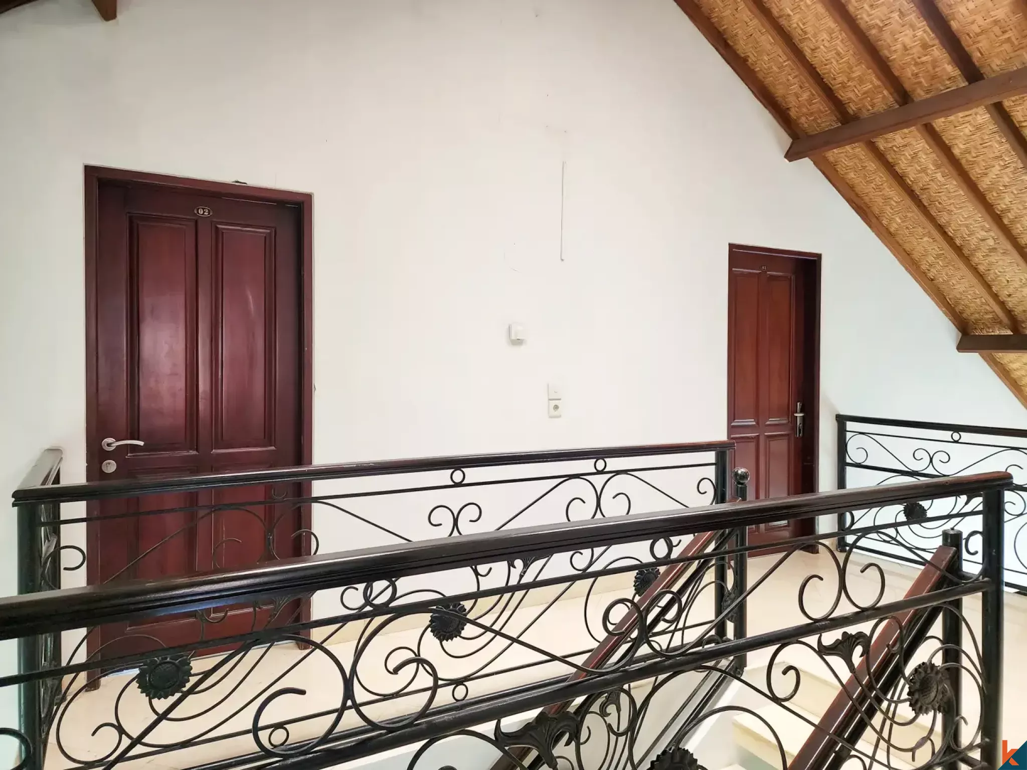 Properti tradisional yang menawan dengan enam kamar tidur di kawasan perumahan yang aman di Jimbaran