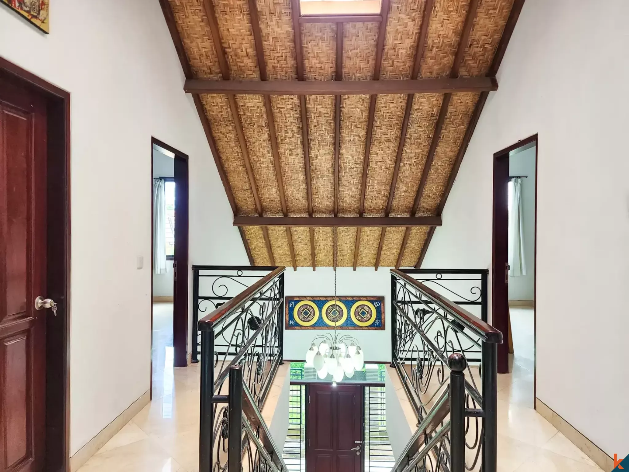 Properti tradisional yang menawan dengan enam kamar tidur di kawasan perumahan yang aman di Jimbaran