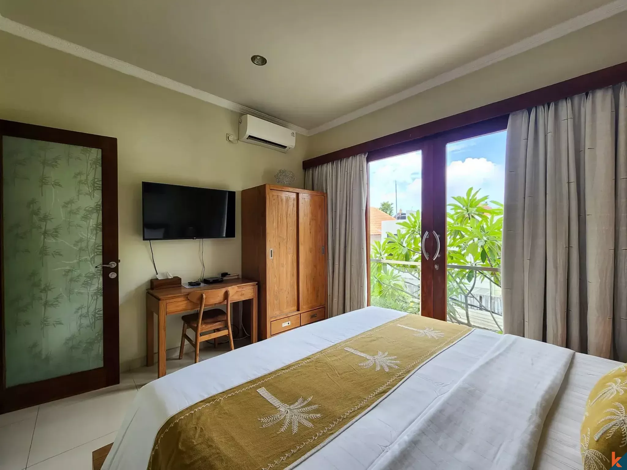 Properti freehold dengan tiga kamar tidur di Seminyak Pusat