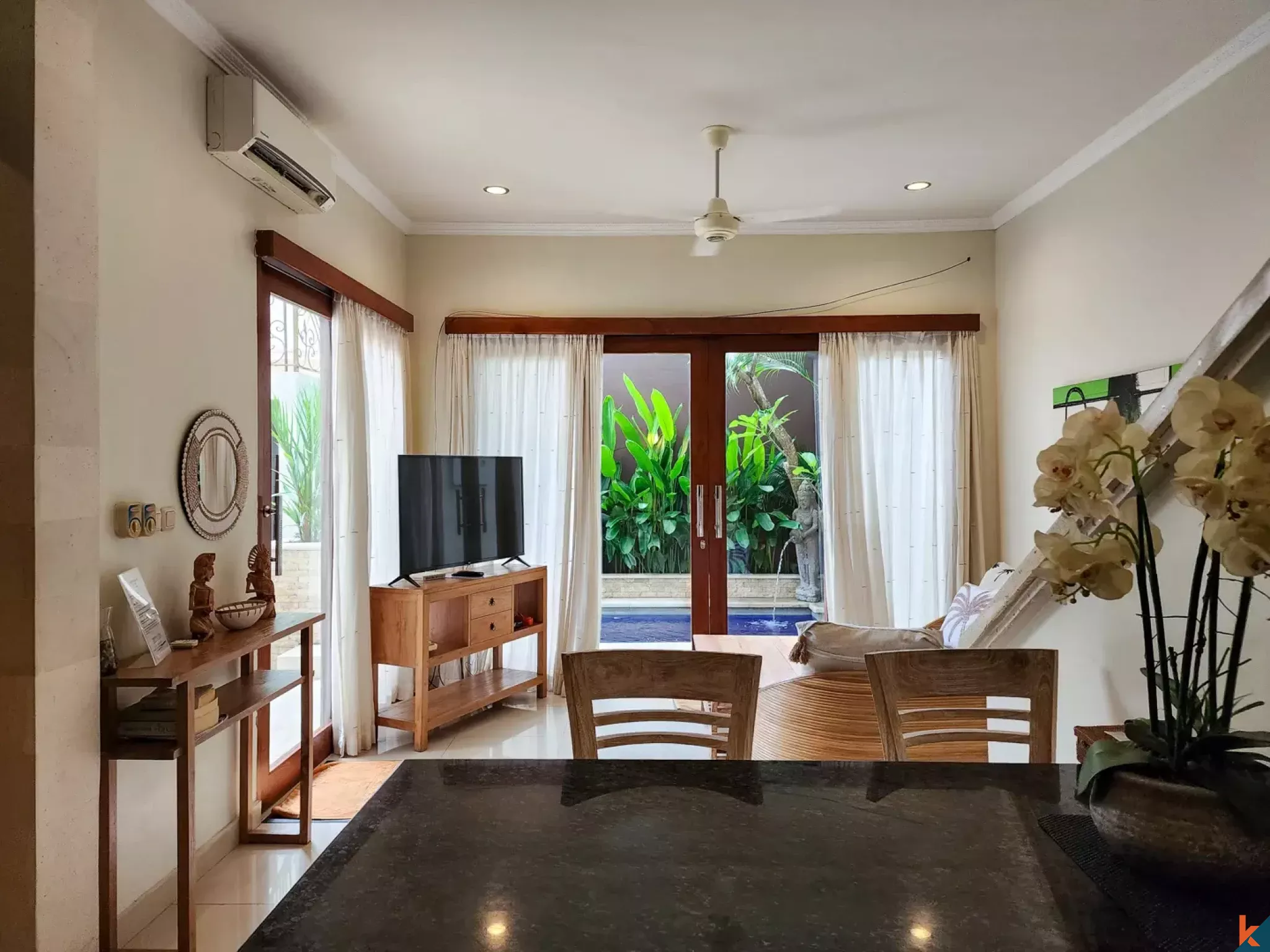 Properti freehold dengan tiga kamar tidur di Seminyak Pusat