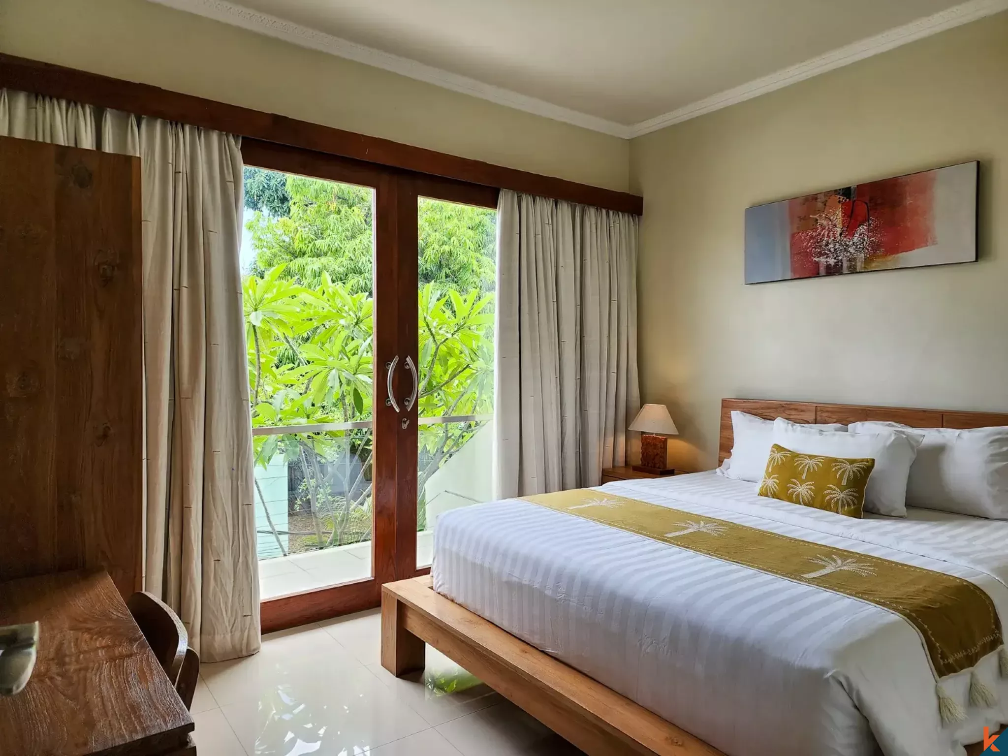Properti freehold dengan tiga kamar tidur di Seminyak Pusat
