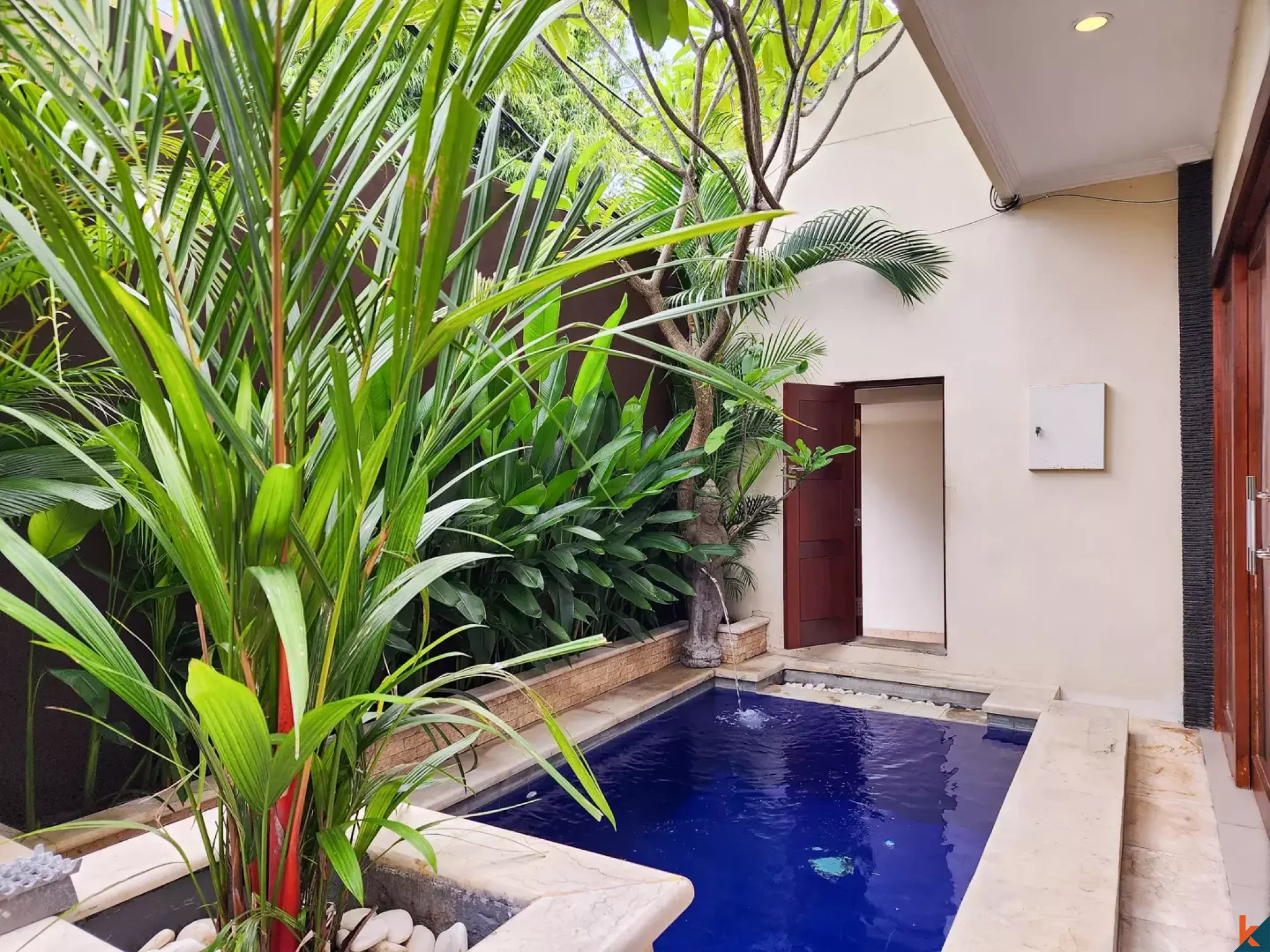 Properti freehold dengan tiga kamar tidur di Seminyak Pusat