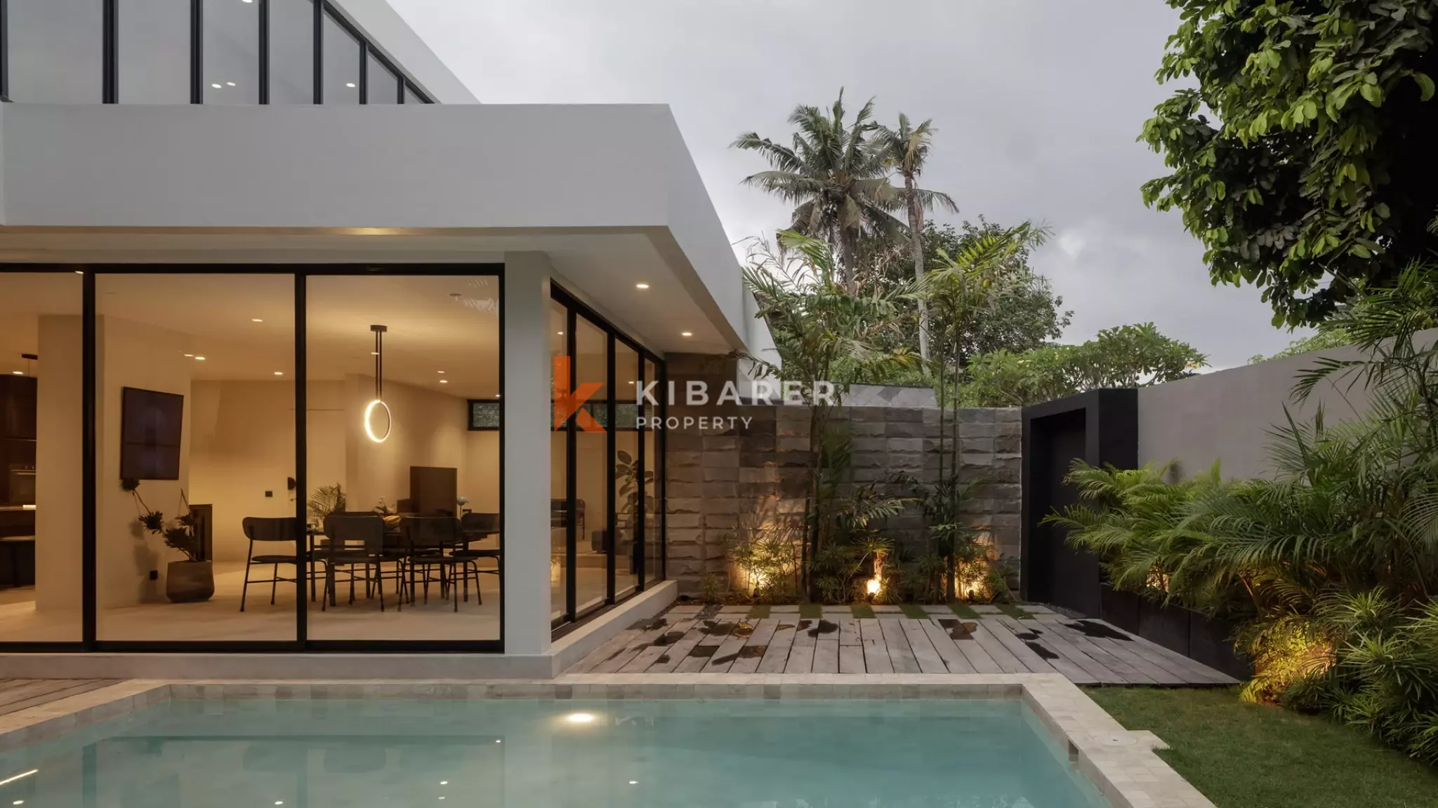 Stylish Minimalist Three-Bedroom Villa with Private Pool in Pererenan