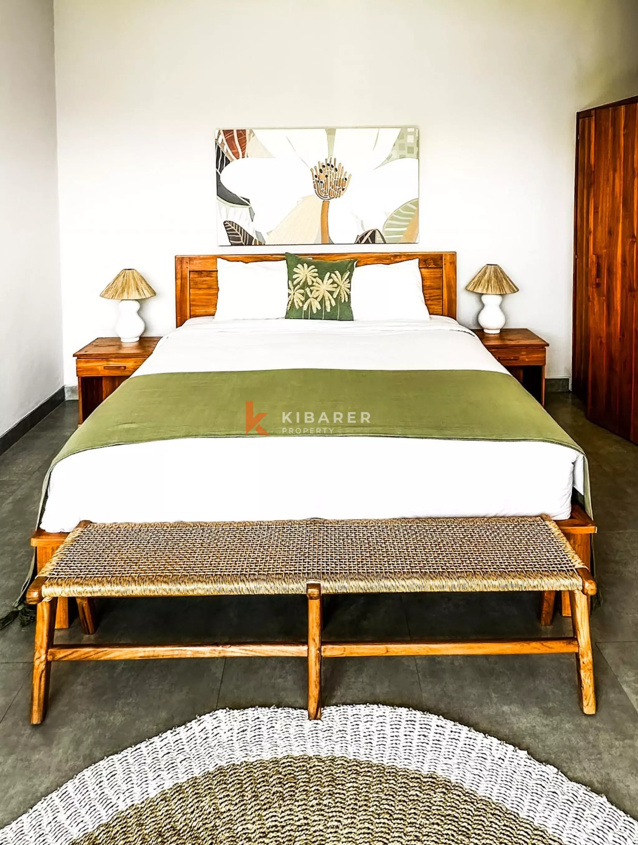 Charming Three-Bedroom Villa in Beachside Seseh