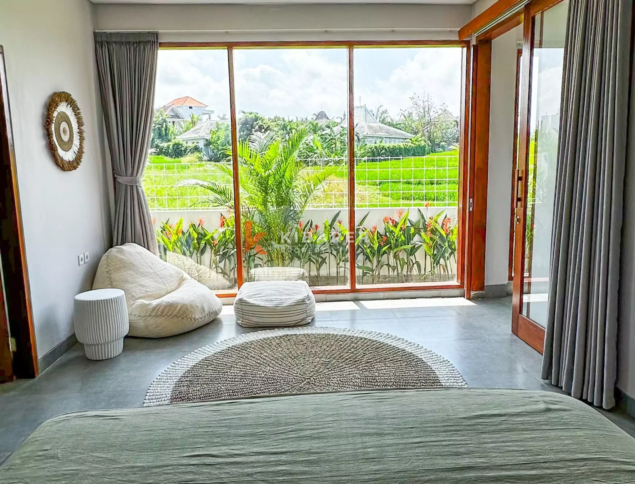 Charming Three-Bedroom Villa in Beachside Seseh