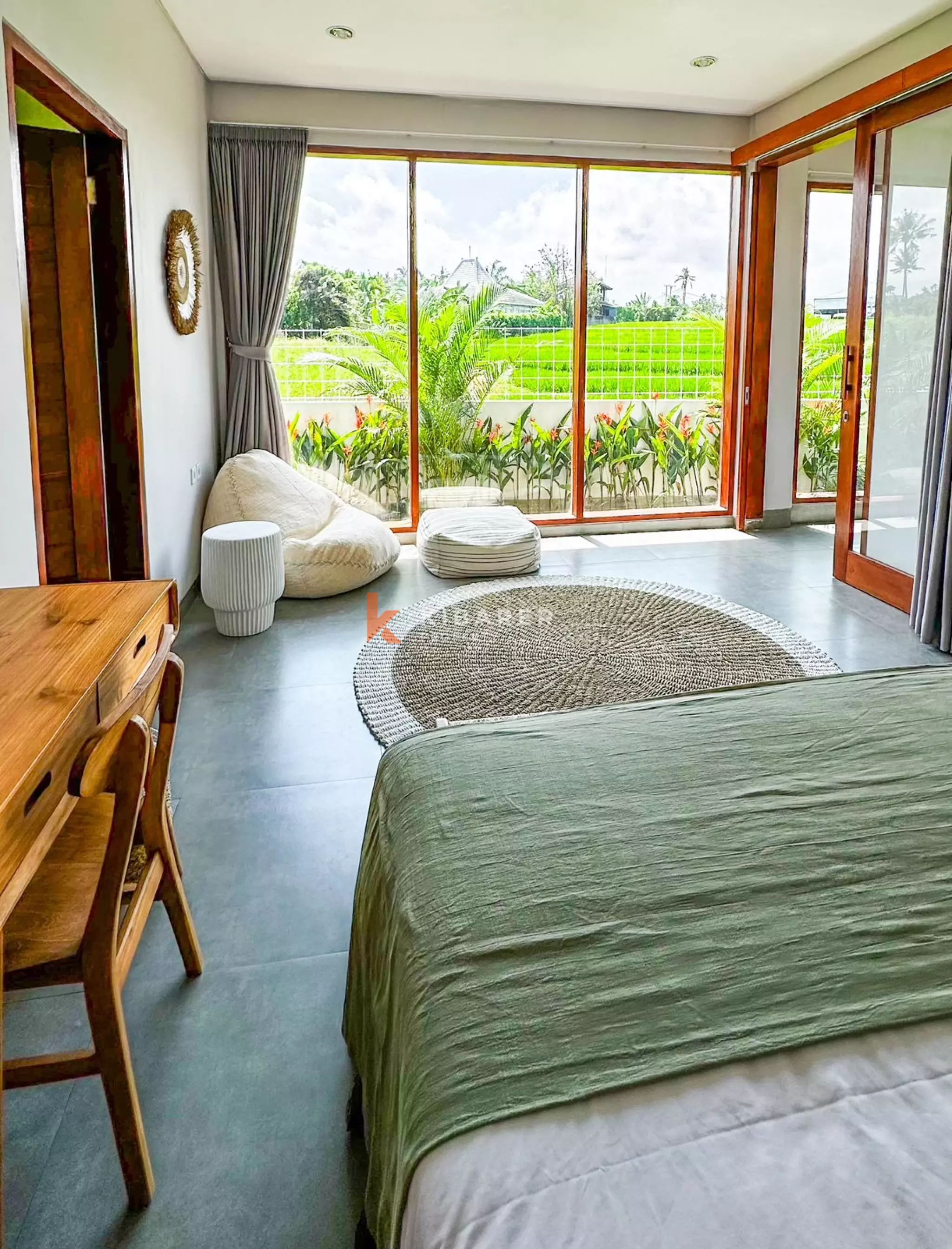 Charming Three-Bedroom Villa in Beachside Seseh