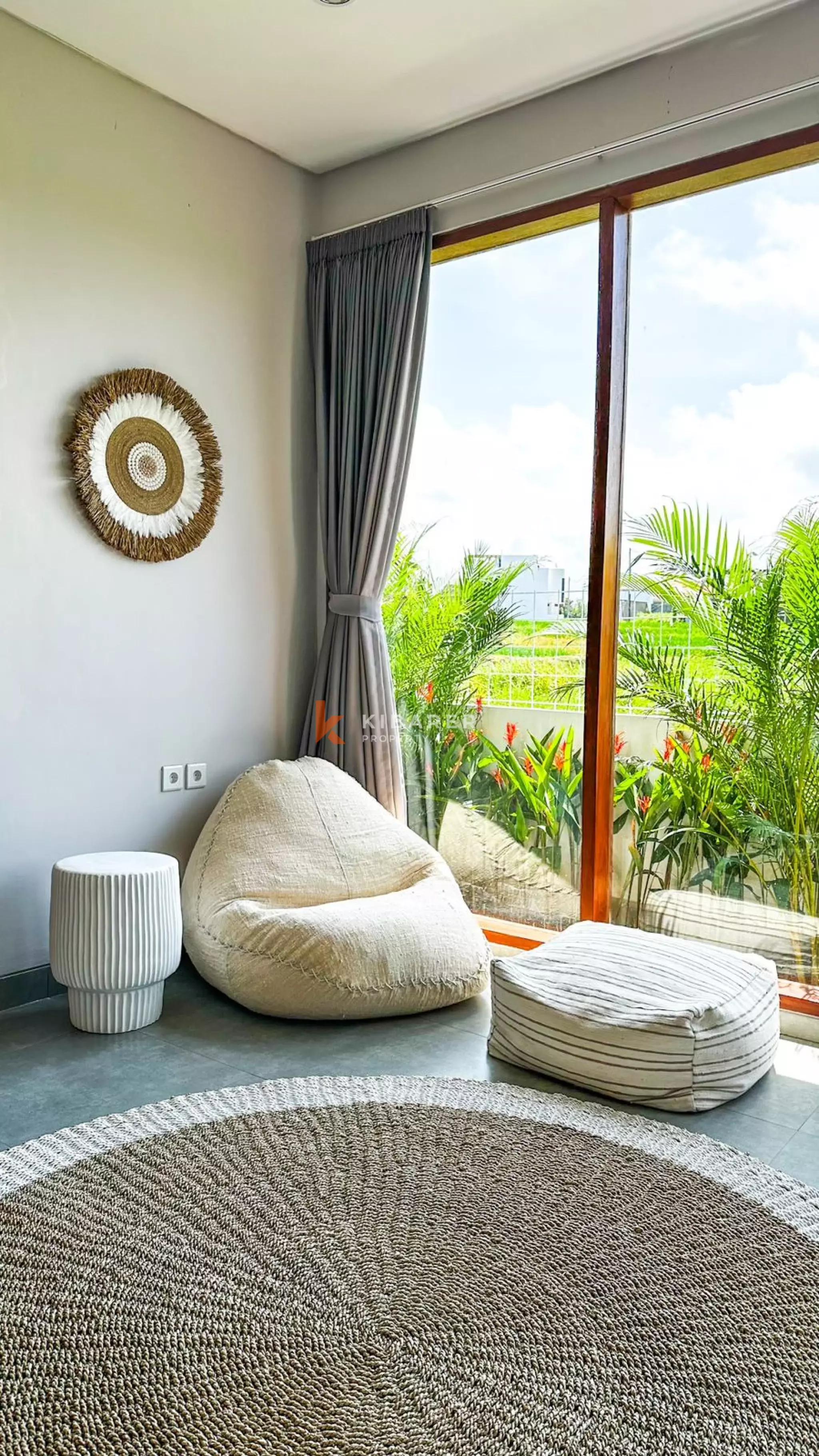 Charming Three-Bedroom Villa in Beachside Seseh