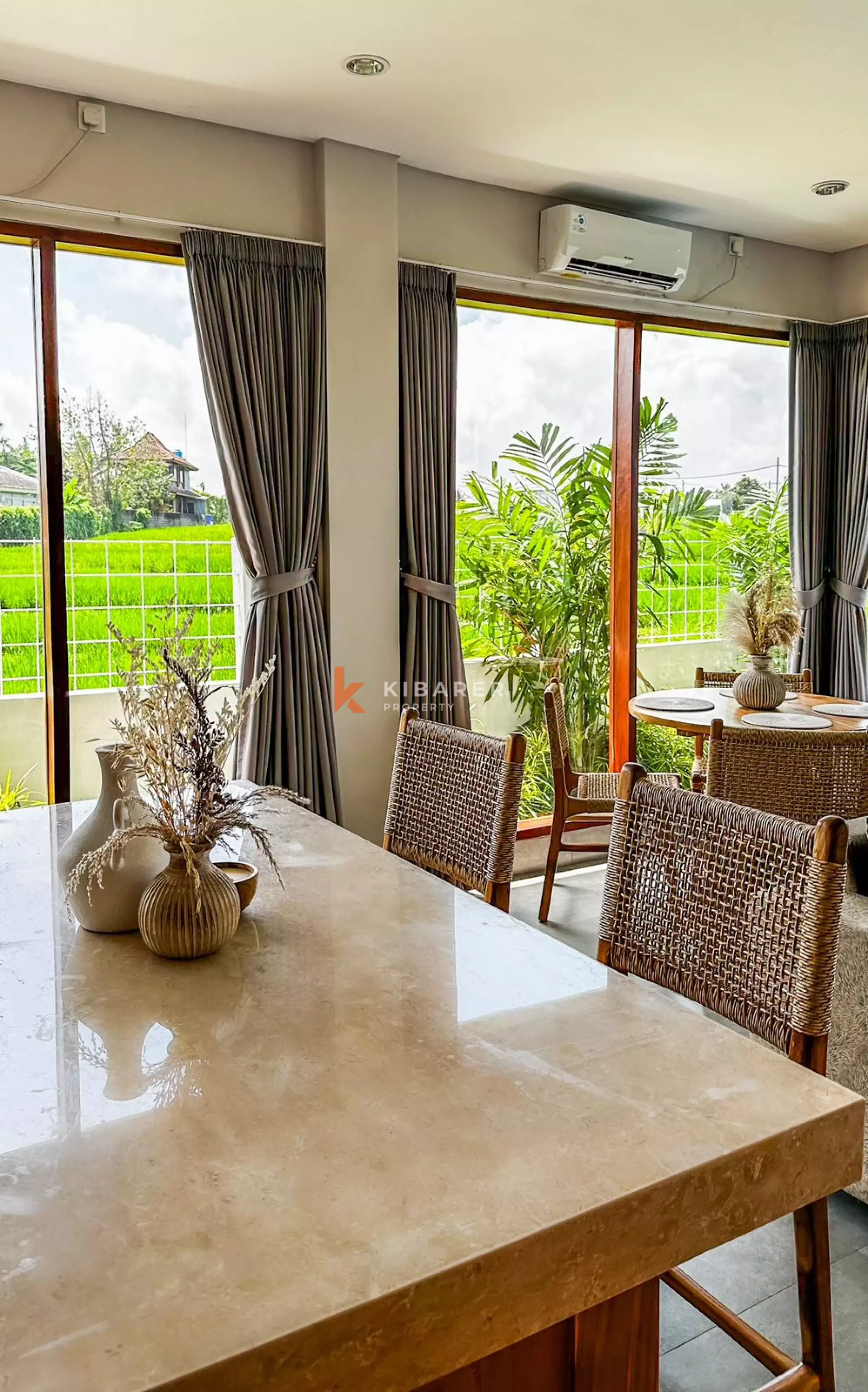 Charming Three-Bedroom Villa in Beachside Seseh